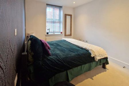 2 bed Apartment To Let - Photo 3