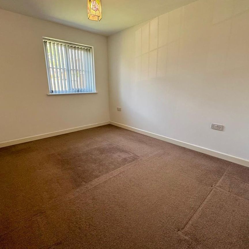 Tame Rise, Oldbury, West Midlands - Photo 1