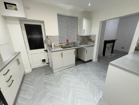 3 bedroom terraced house to rent - Photo 3