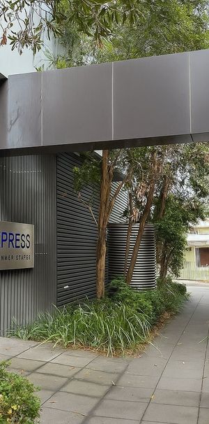 Light, Lifestyle, and Location — Richmond’s Best Awaits - Photo 1