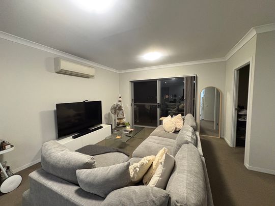 Greenslopes - Photo 1