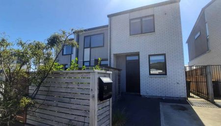 Charming 2BR Townhouse in Waiwhetu - Photo 5