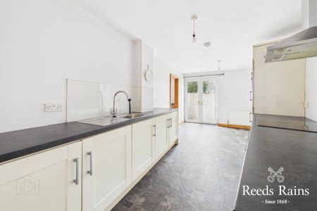 16 North Street, Newtownards, BT23 4DE - Photo 5