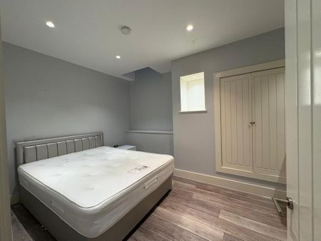 3 bedroom apartment to rent - Photo 4