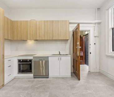 Prime Richmond Living – Hidden Gem in a Coveted Street! - Photo 4