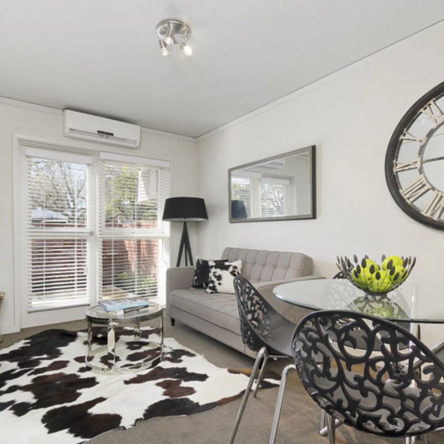 Boutique Bayside Beauty with Courtyard! - Photo 1