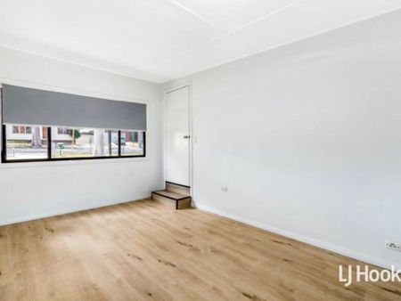 Stunning Renovated Home with 6.6 Kw Solar Panels - Photo 3