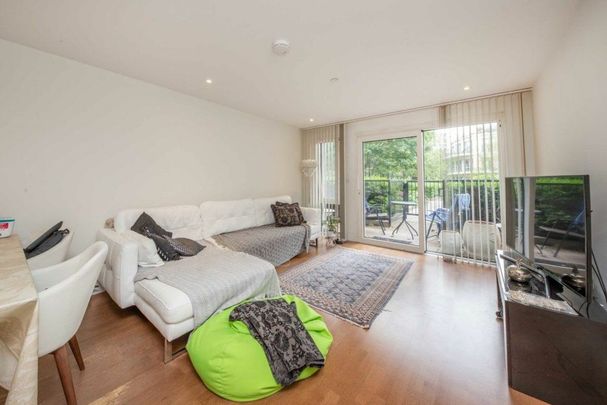 Henry Macaulay Avenue, Kingston Upon Thames, KT2 - Photo 1