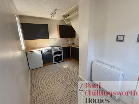 1 bed Terraced House - Photo 4