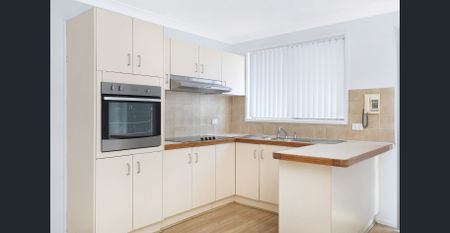 Neat and Tidy 3 bedroom Villa - Photo 4