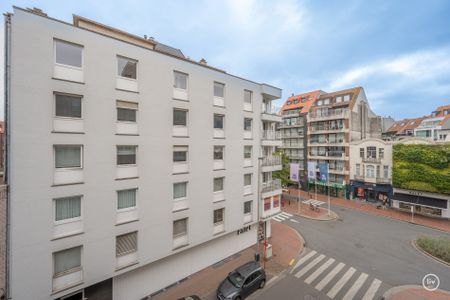 Gemeubeld- Modern gerenoveerd 1 slaapkamer appartement gelegen in de centrum van Knokke. - Foto 2