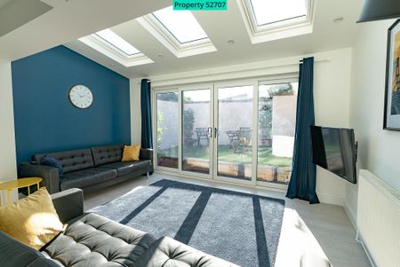 6 bedroom townhouse to rent - Photo 2