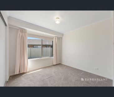 23 Shasta Dr, Delacombe, Vic 3356 - Photo 4