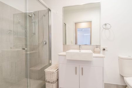 Low Maintenance Living in Award Winning Family Friendly Estate! - Photo 3