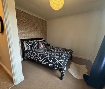 2 bedroom end of terrace house to rent - Photo 5