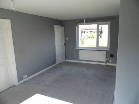 6 Manor Green Northallerton DL7 8BA - Photo 2