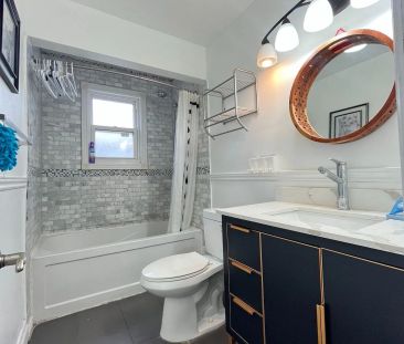 Detached Home For Lease | N9236747 - Photo 3