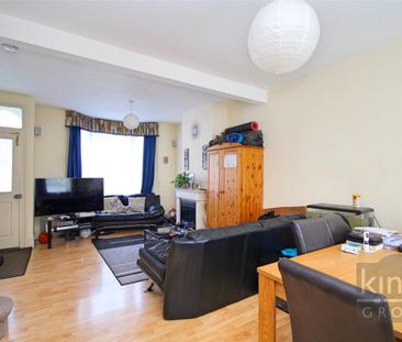 2 Bedroom House - Terraced To Let - Photo 4