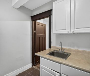 For Lease - 109 Balsam Avenue Unit# 2, Hamilton, Ontario - Photo 5