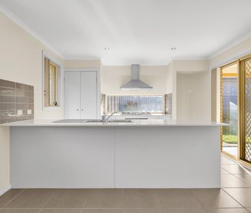 NEAT & TIDY THREE BEDROOM HOME IN GREAT LOCATION! - Photo 2