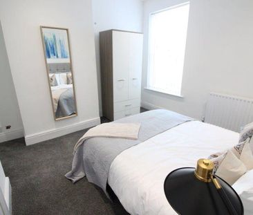 1 bedroom in a house share to rent - Photo 4