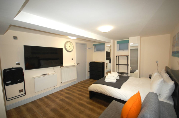 Studio to rent - Photo 1