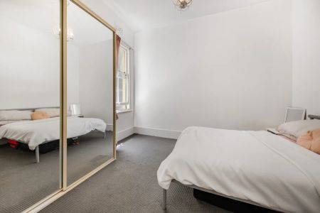 Located in the Heart of Randwick - Perfect Lifestyle Location - Photo 4