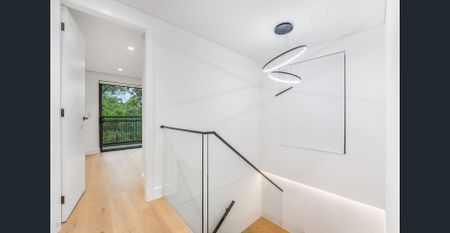 "Semi Detached Brand-New Inner City Sanctuary" - Photo 3