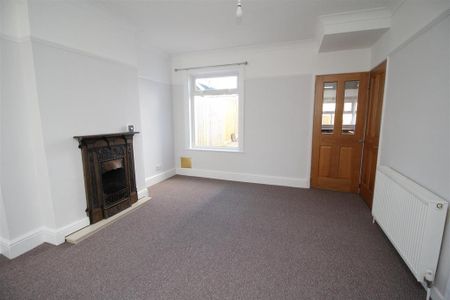 3 bedroom end of terrace house to rent - Photo 3