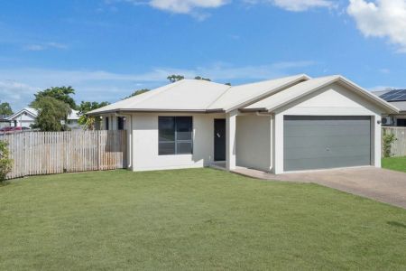 Beautifully Renovated Home on Spacious Corner Block - Photo 2