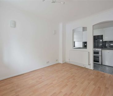 Recently upgraded, 1 bedroom house to rent with front garden and al... - Photo 1