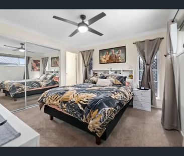 Perfect Family Retreat with Private Courtyard and 6 Seater Spa - Photo 6