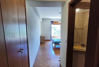 Alugo quarto casa banho privada Lisboa Metro Lumiar