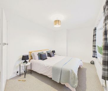 2 bedroom semi-detached house to rent - Photo 3