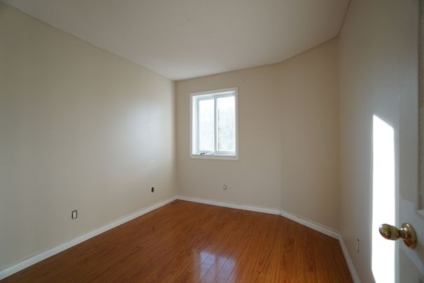 For Lease - 5 STAMFORD Private, Hunt Club - South Keys and Area, Ontario - Photo 1