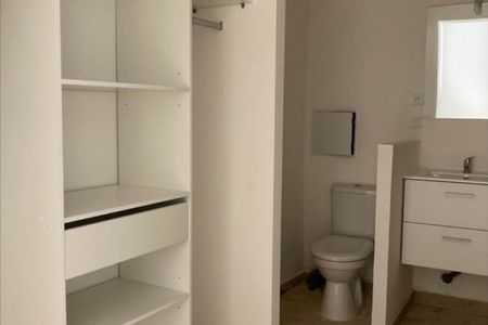 APPARTEMENT T2 CHATEAURENARD 606.50 € - Photo 5