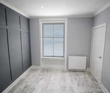 Price £950 pcm - Available Now - Unfurnished - Photo 3