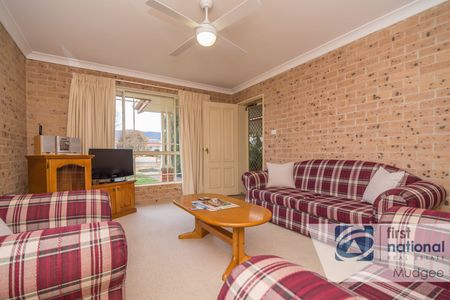 QUALITY CENTRAL FURNISHED VILLA - Photo 3