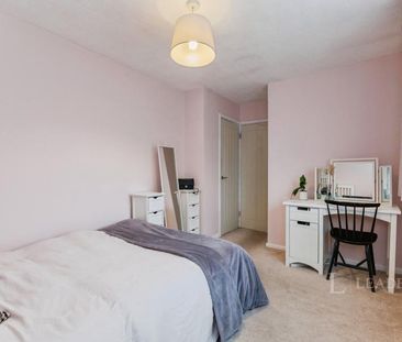 3 bedroom house to rent Merrylands Road, Great Bookham, Leatherhead... - Photo 5