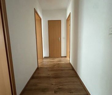 Hübsche 2-Zi.-Whg. mit Tageslichtbad und Balkon, frei ab sofort - Photo 1