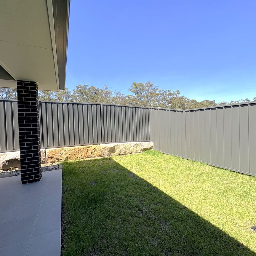 Brand New 3 Bedroom Family Home! - Photo 1