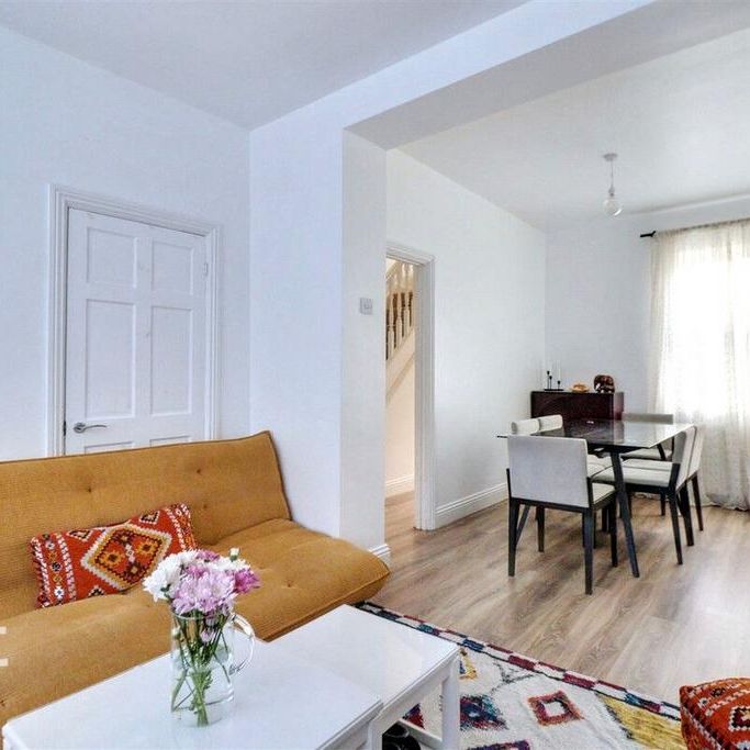 3 bedroom terraced house to rent - Photo 1