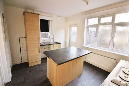 2 bedroom semi-detached house to rent - Photo 5