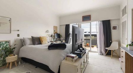 Spacious & country style 4 Bedroom Unit - Photo 5