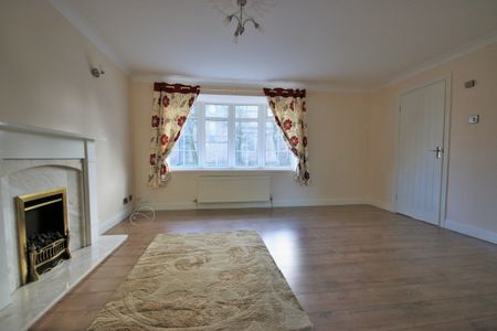 Billinge Road Highfield Wigan, Look__Title - Photo 3