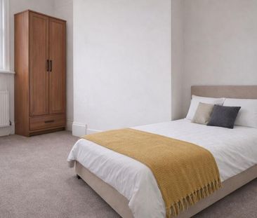 1 bedroom in a house share to rent - Photo 1