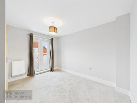 4 bedroom terraced house to rent - Photo 2