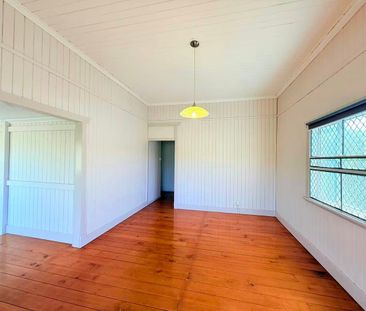 Beautiful High-Set Timber Home with Newly Renovated Bathroom! Walk ... - Photo 4