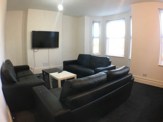 1 Bed - Bolton Road, Salford, - Photo 1