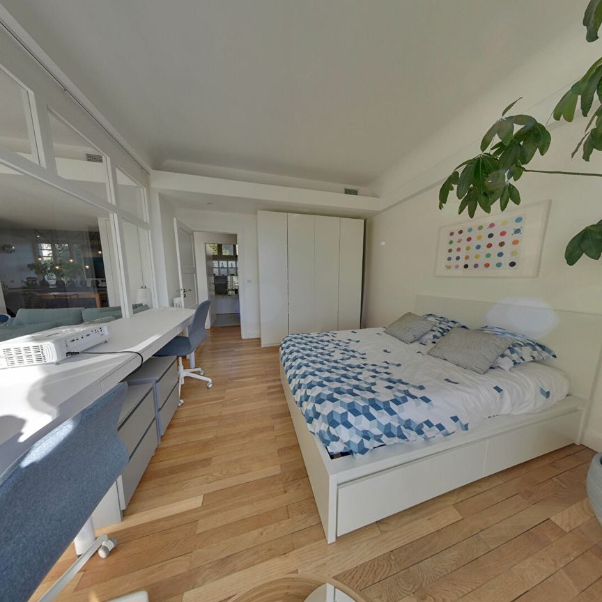 Situation privilégiée face aux Pyrénées en Hyper Centre pour ce sublime T3 meublé tout équipé avec balcons et parking privé sécurisé, - Photo 1